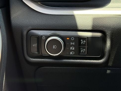 Used 2023 Ford Explorer XLT w/ Equipment Group 202A AWD/4WD image 25