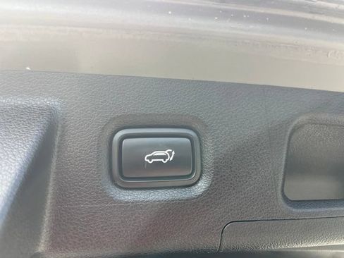 Used 2022 Hyundai Santa Fe Limited FWD image 7
