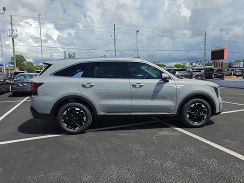 New 2026 Kia Sorento S FWD image 9