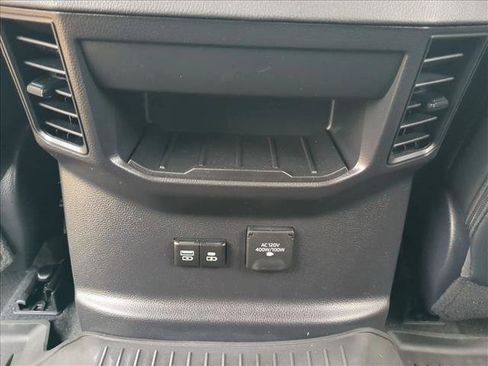 Used 2025 Toyota Tundra Limited AWD/4WD image 18