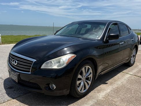 Used 2013 INFINITI M56 RWD image 1