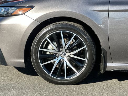 Used 2024 Toyota Camry SE image 22