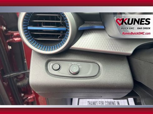 Used 2025 Chevrolet Trax LS image 29