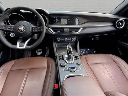 Used 2022 Alfa Romeo Stelvio Ti AWD/4WD image 7