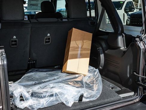 New 2026 Jeep Wrangler Unlimited Rubicon w/ Steel Bumper Group image 26