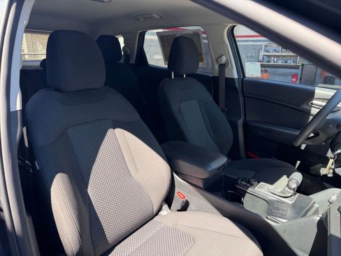 Used 2025 Kia Sportage LX image 34