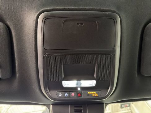 Certified 2025 Buick Enclave Preferred FWD image 22