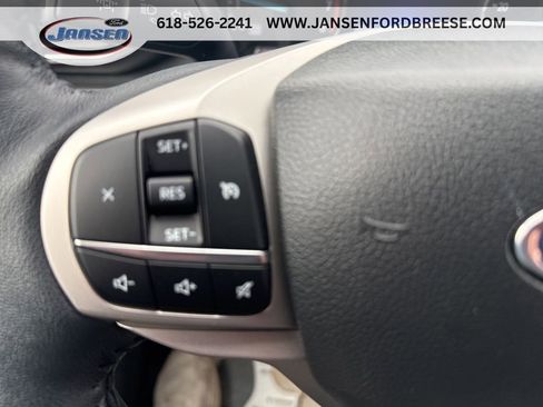 Used 2023 Ford Explorer XLT w/ Equipment Group 202A AWD/4WD image 18