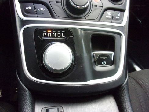 Used 2016 Chrysler 200 Limited FWD image 22