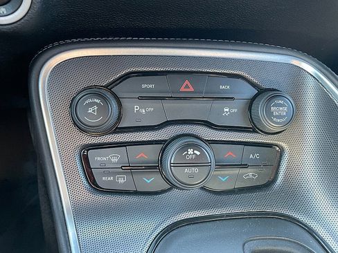 Used 2016 Dodge Challenger SXT Plus image 31