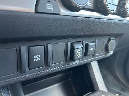 Used 2022 Toyota Tacoma SR5 RWD image 32