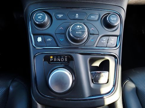 Used 2016 Chrysler 200 S w/ Navigation & Sound Group I image 37