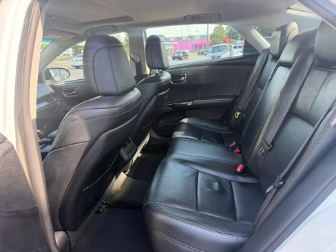 Used 2013 Toyota Avalon XLE Premium FWD image 13