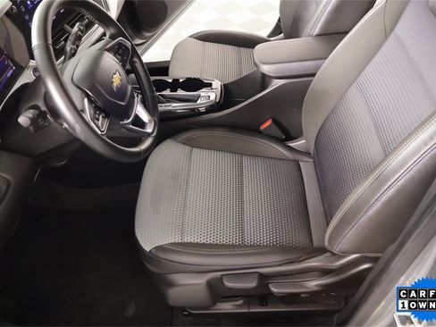 Used 2025 Chevrolet Trax LT w/ LT Convenience Package image 11