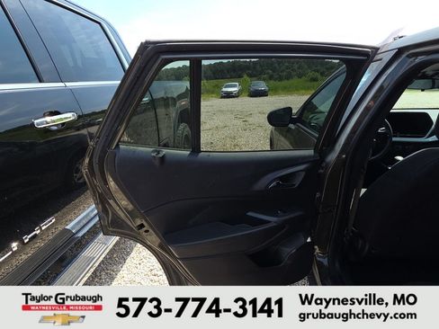 Used 2024 Chevrolet Trax LS w/ LS Convenience Package FWD image 12
