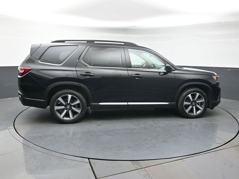 Used 2023 Honda Pilot Touring image 7