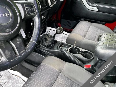 Used 2012 Jeep Wrangler Unlimited Rubicon w/ Connectivity Group AWD/4WD image 13