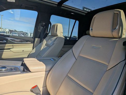 Certified 2023 Cadillac Escalade Premium Luxury w/ Performance Package image 11