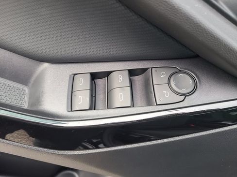New 2027 Chevrolet Equinox LT FWD image 18