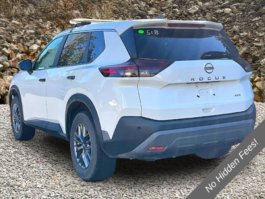 Used 2023 Nissan Rogue S AWD/4WD image 10