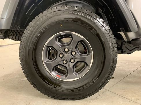 Used 2020 Jeep Gladiator Rubicon image 25