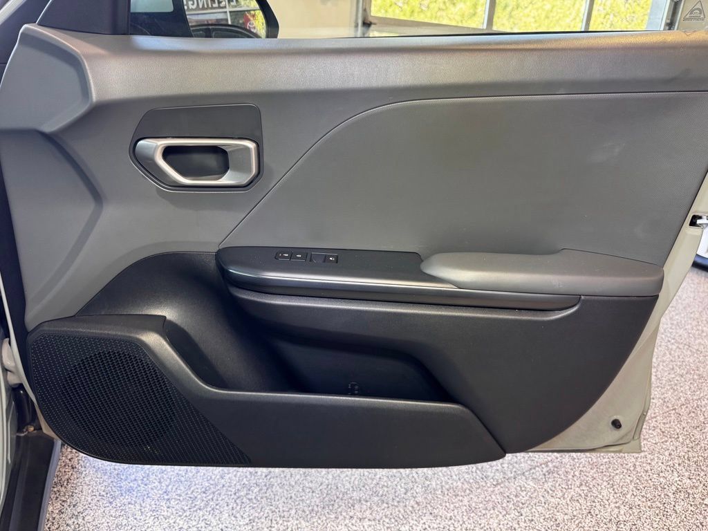 Used 2025 Kia K4 FWD image 38