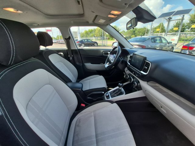 Used 2025 Hyundai Venue SEL FWD image 19