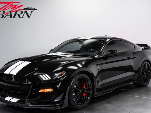 Used 2021 Ford Mustang Shelby GT500 w/ Technology Package RWD image 1