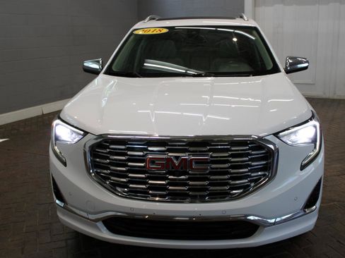 Used 2018 GMC Terrain Denali w/ GMC Pro Grade Package AWD/4WD image 5