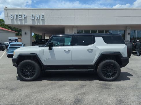 New 2026 GMC Hummer EV SUV AWD/4WD image 3