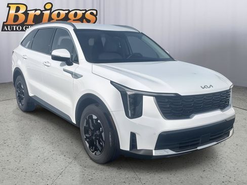 Used 2025 Kia Sorento S FWD image 8