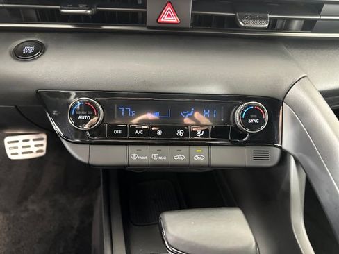 Used 2025 Hyundai Elantra Sport image 23