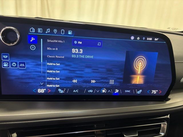 Used 2025 Chevrolet Traverse LT FWD image 20