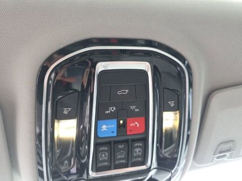 Used 2022 Jeep Grand Cherokee L Overland image 13