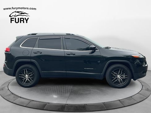 Used 2015 Jeep Cherokee Latitude w/ Cold Weather Group AWD/4WD image 2