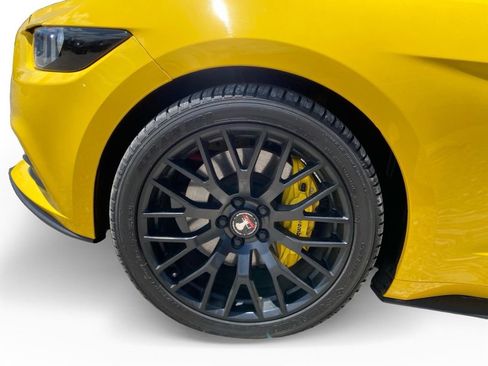 Used 2017 Ford Mustang Coupe RWD image 11