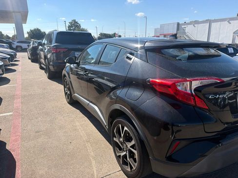 Used 2018 Toyota C-HR XLE FWD image 6