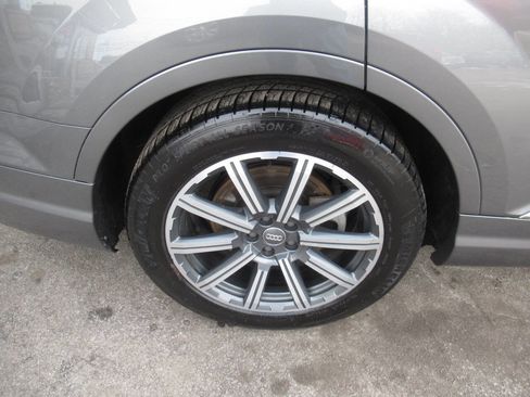 Used 2017 Audi Q7 3.0T Premium Plus image 5