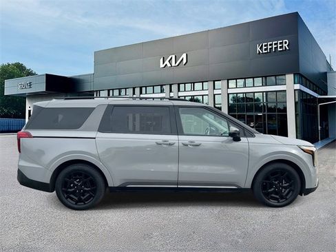 Certified 2025 Kia Carnival SX w/ SX Dark Edition Package image 9