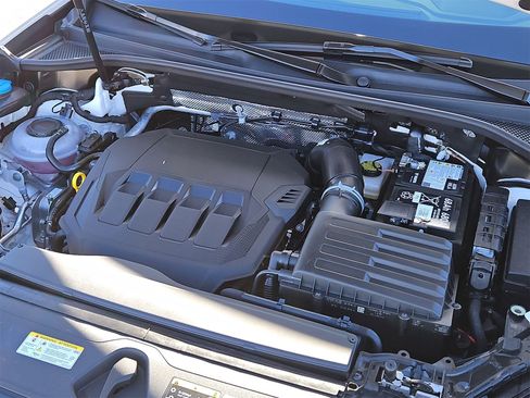 New 2025 Audi Q3 2.0T Premium image 10