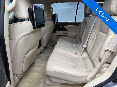 Used 2017 Lexus LX 570 4WD w/ Luxury Package image 25
