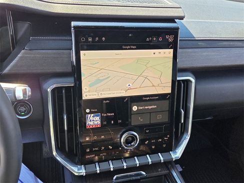 Used 2025 GMC Acadia Denali w/ Super Cruise Package image 18