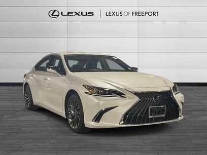 Used 2025 Lexus ES 300h w/ Technology Package