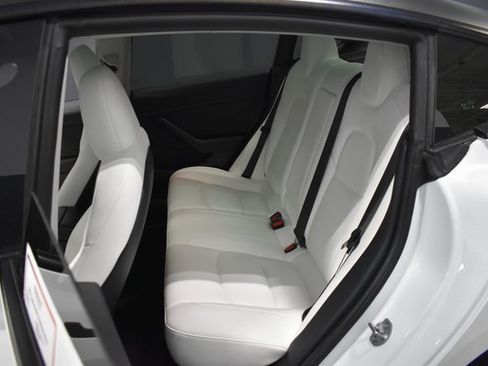 Used 2023 Tesla Model 3 Performance image 32