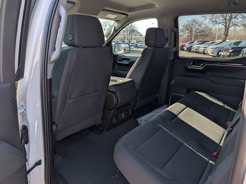 New 2026 GMC Sierra 1500 SLE image 29