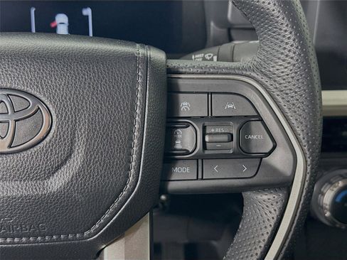 Certified 2024 Toyota Tacoma TRD Off-Road AWD/4WD image 18