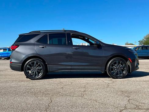 Used 2022 Chevrolet Equinox RS w/ RS Leather Package image 11