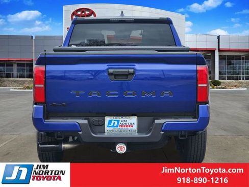 Used 2025 Toyota Tacoma SR5 image 7
