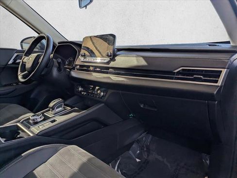 Used 2024 Mitsubishi Outlander SE image 30