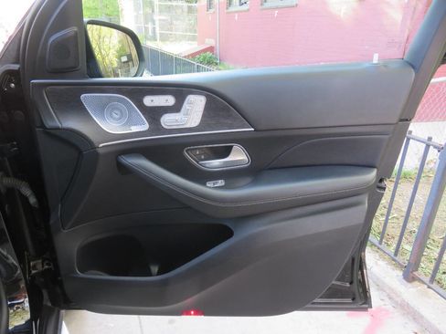 Used 2020 Mercedes-Benz GLS 450 4MATIC image 30